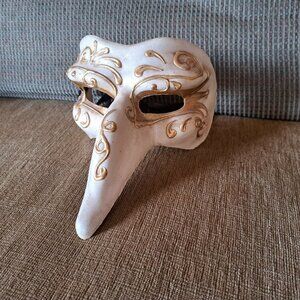 Italian ball mask